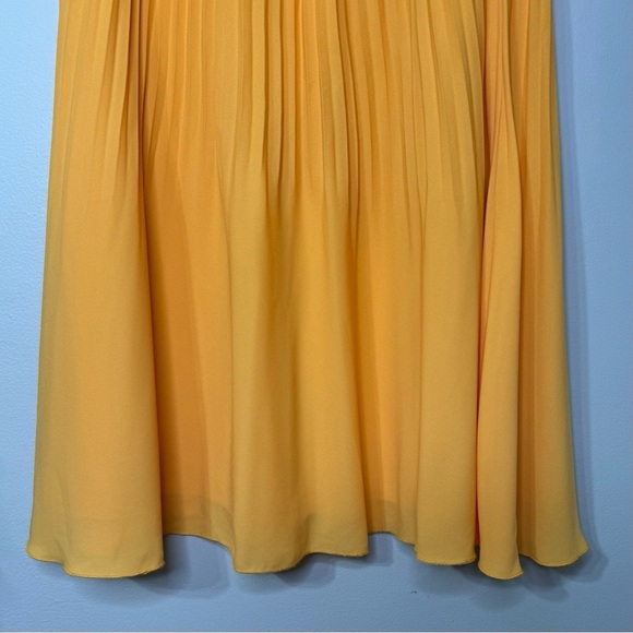 J. Crew Pleated High Rise Midi Skirt Elastic Waist Pull On Saffron Yellow Size 8 - Picture 4 of 11